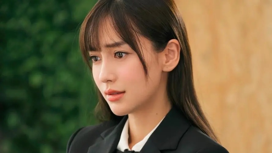 杨颖与杨幂,刘诗诗,倪妮在《南都娱乐周刊》举办的新生代四小花旦的