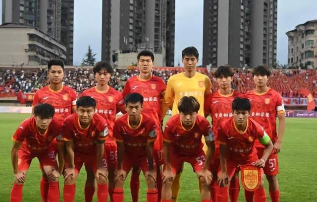 西南球市太火爆重庆队中乙比赛涌入近6千人不输中超