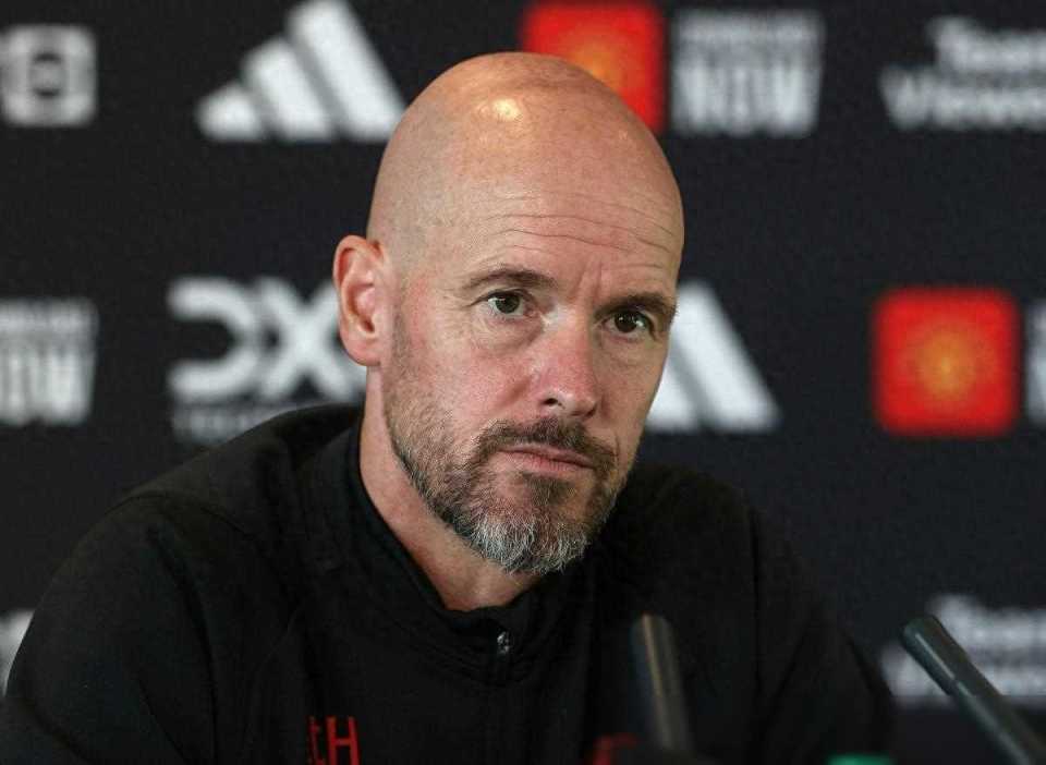 还有希望么曼联中后卫仅剩2人急招18岁预备队小将滕哈格争四难度大