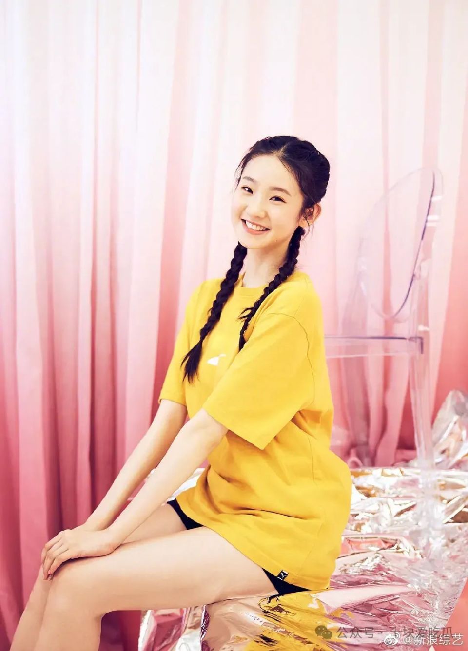 无论是邓恩熙还是张艺凡,出道多年了都没能大火,很多观众甚至连她们的