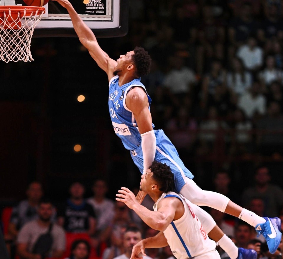 字母复出轻取多米尼加 上演隔人暴扣 排球大帽