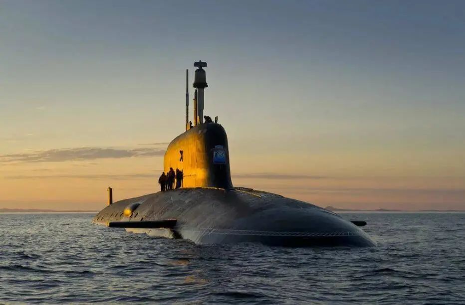 俄罗斯万吨级核潜艇开向古巴,美利坚请开门!
