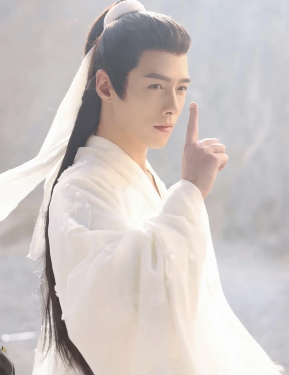 演技才是最好的医美,演夜华被嘲古装丑男,《一念关山》成了呆萌小帅哥