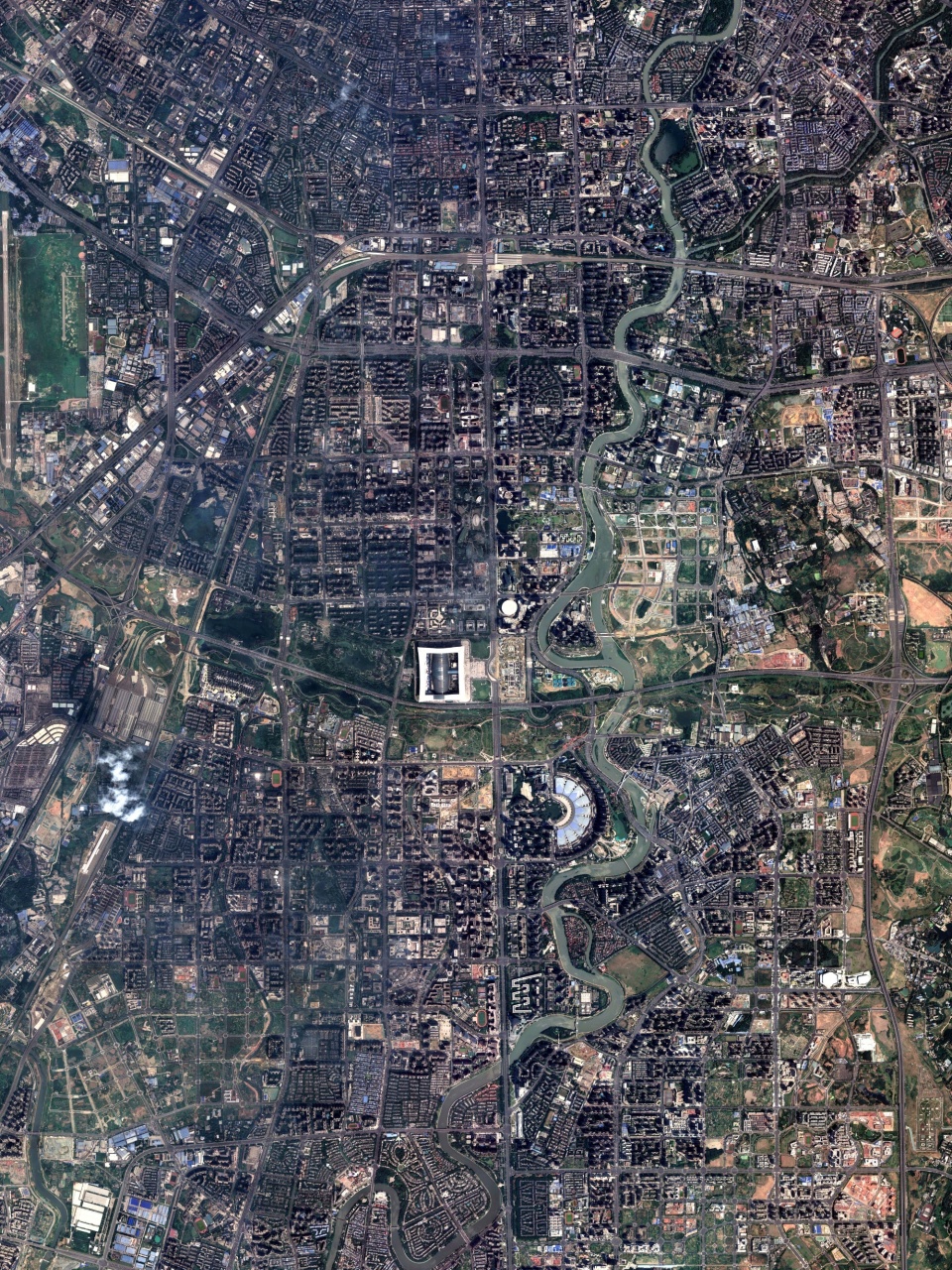 成都卫星图东进南拓西控中优北改中心南移主城空心化