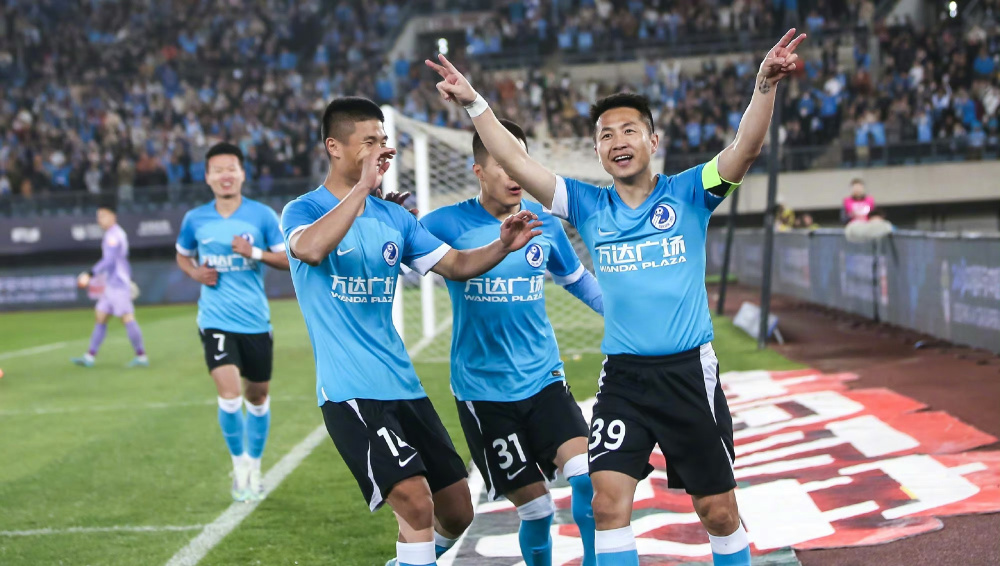 曼佐基没进步不如给单欢欢机会大连人遭遇老对手朱挺pk阿贤