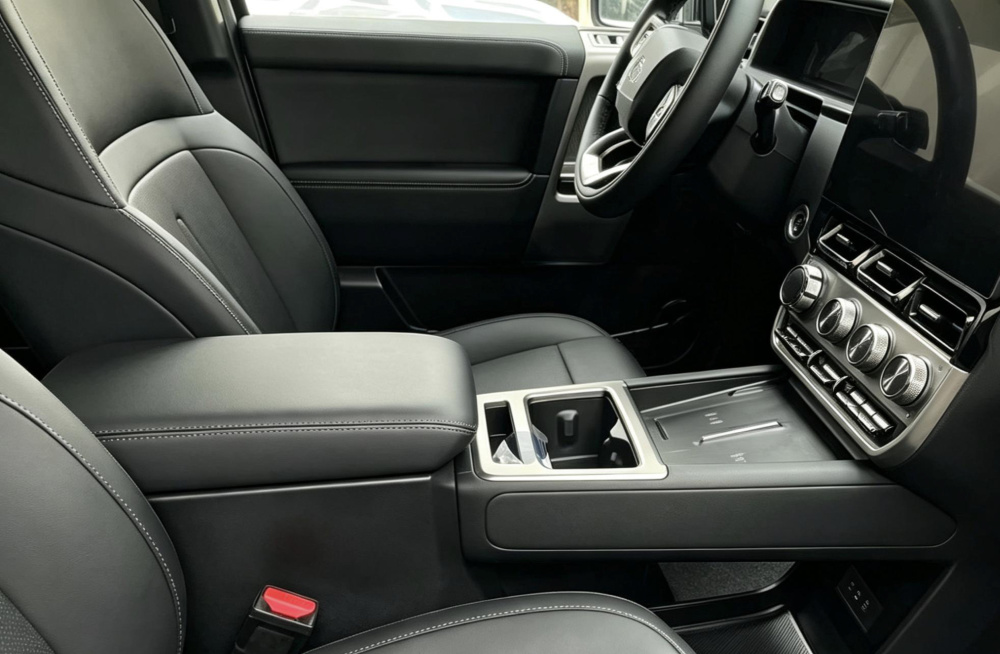 iCAR V25实车现身，方盒子外观，搭载1.5T增程动力_腾讯新闻