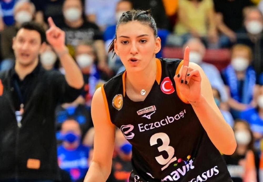 国际排联为两届世锦赛mvp博斯科维奇庆生