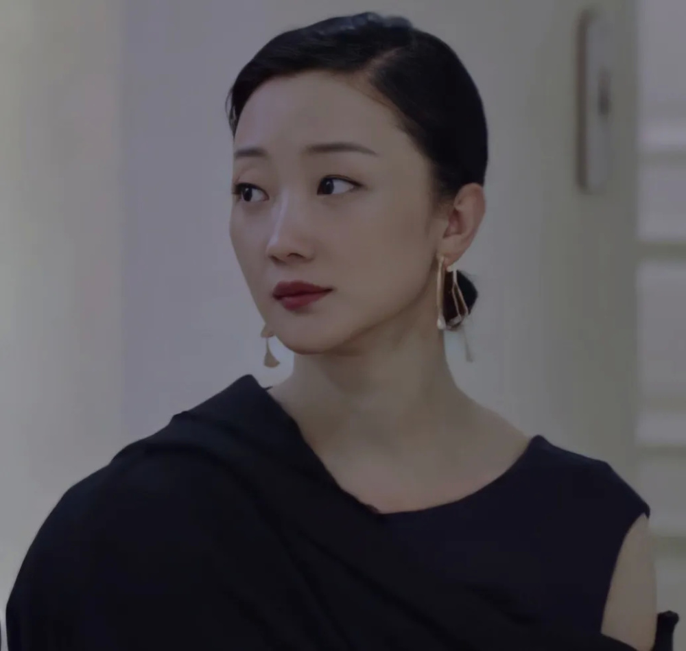 张瑶:做歌手被央视捧,做演员被贵人捧,逼婚高富帅,她是个狠人_腾讯
