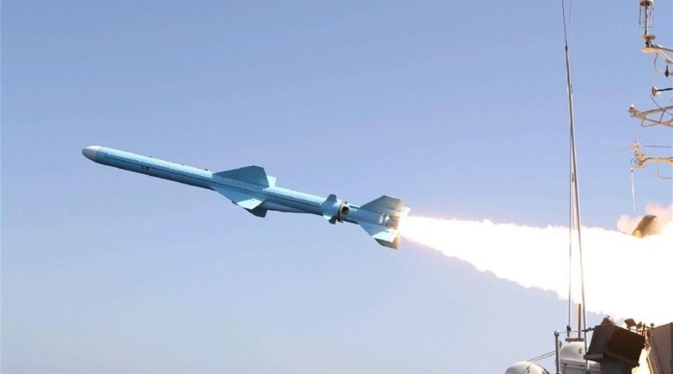 胡塞武装反舰弹道导弹击中美国军舰美军处境越来越尴尬