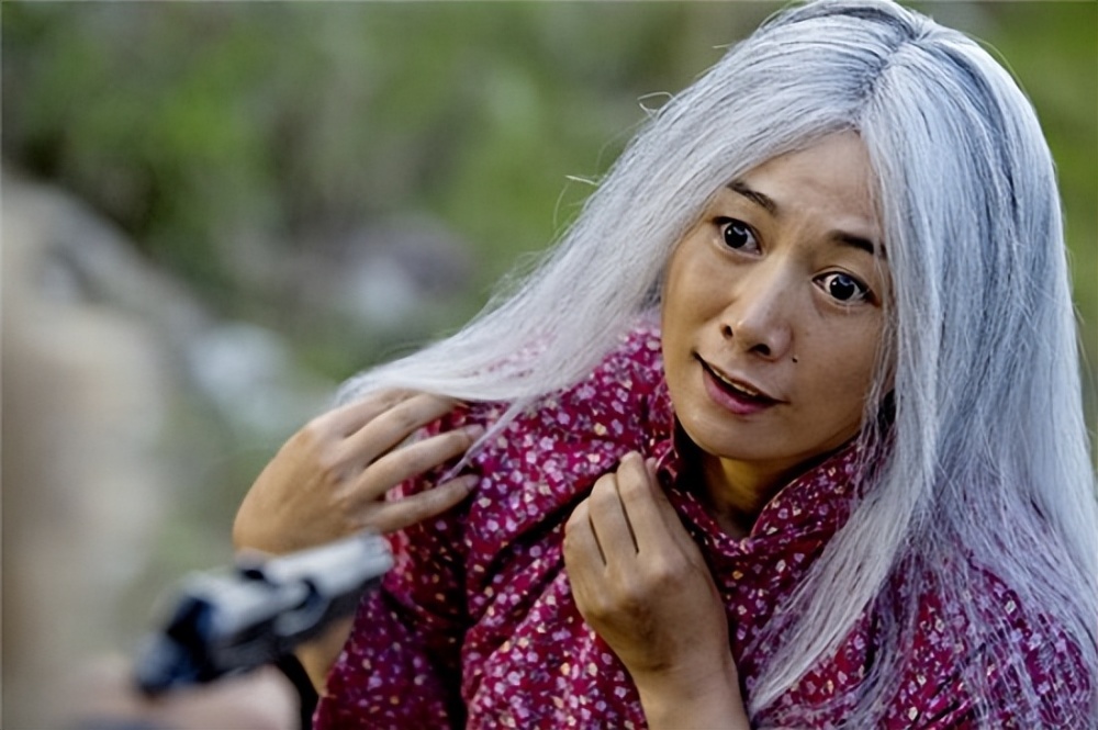 "年代戏女王"齐欢:高开低走令人唏嘘,44岁演母亲让人共情_腾讯新闻