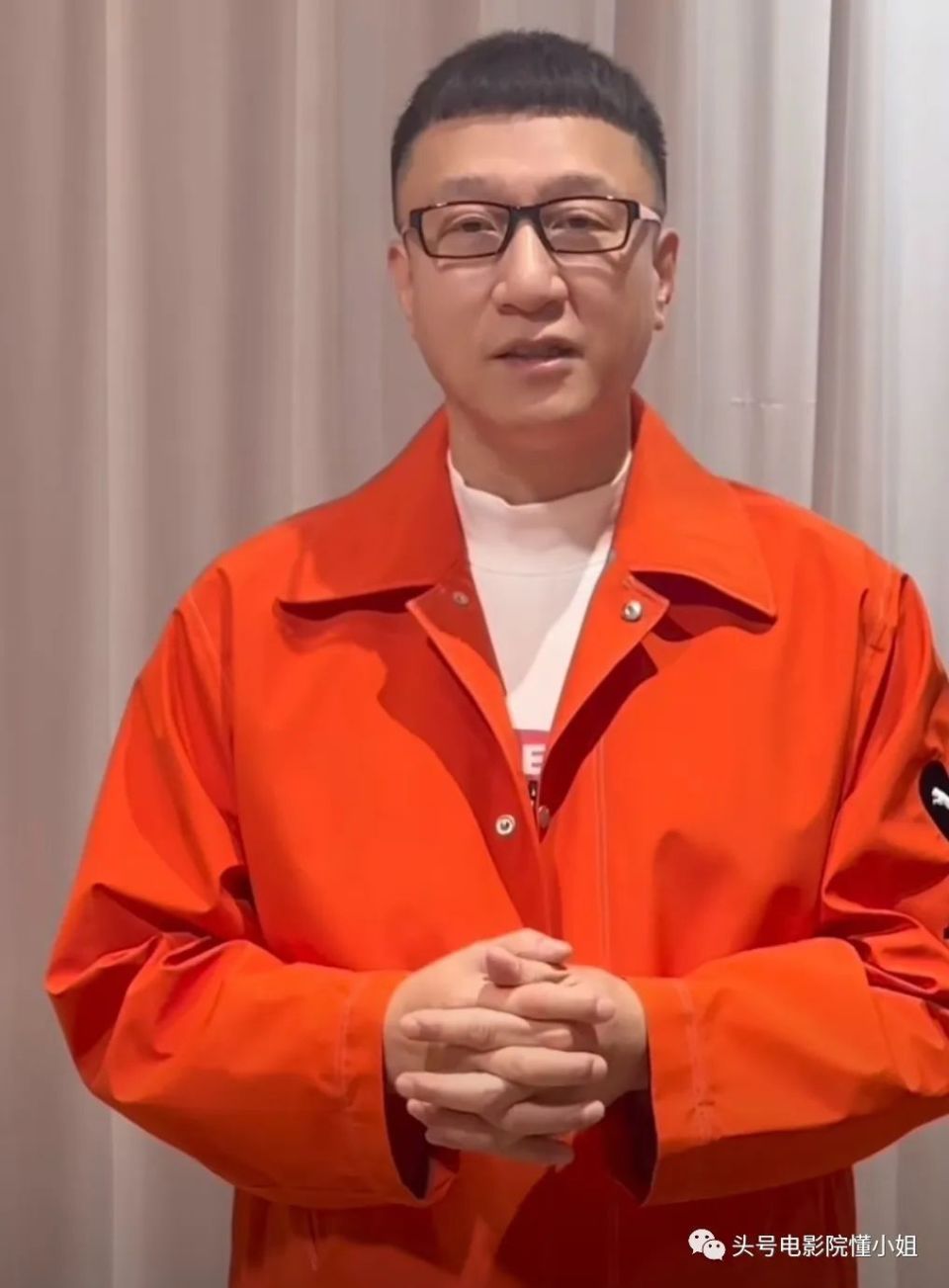 剧组的"男团演员们",最为整齐亮眼——因为宣传高群书执导,黄志忠