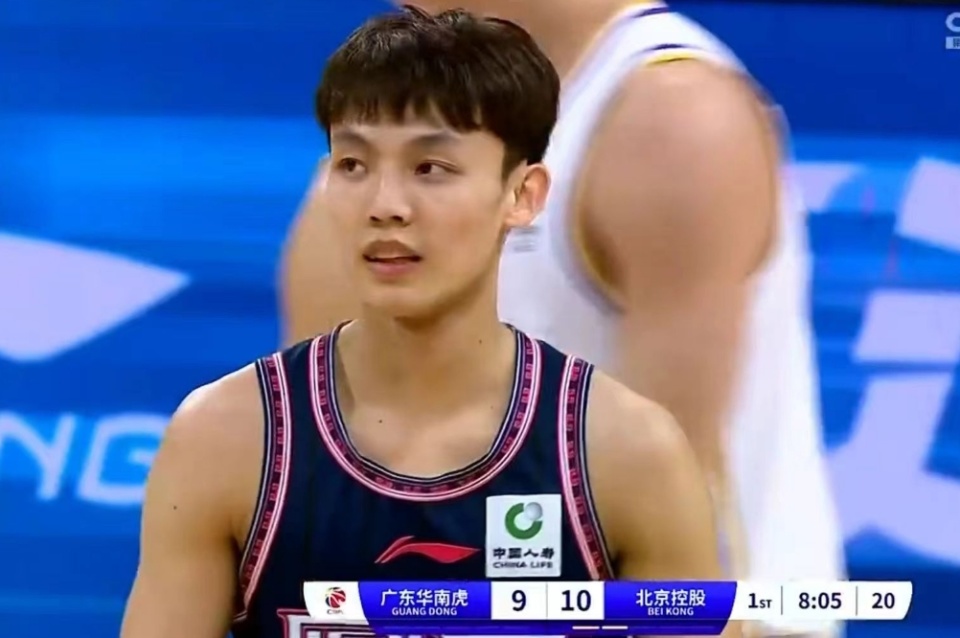 广东男篮17-0痛击北控,周琦5 4胡明轩11分,王少杰9 3张帆9分