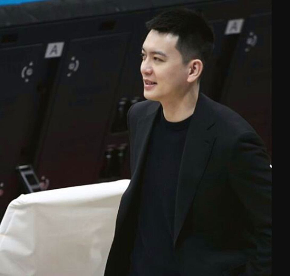 中午12点,杨鸣罕见发文,两声感谢发人深省,不负姚明期待