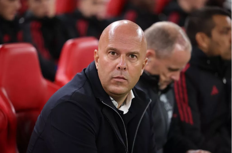 ​利物浦主帅斯洛特帅位稳固，联赛杯出局无碍高层信任