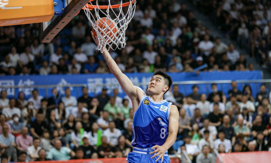 清远球王三战17中4本赛季超低迷6大豪强去年抢他