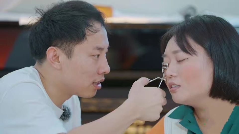 汪苏泷,李雪琴,李嘉琦(辣目洋子),徐志胜组成了喜剧四人组.