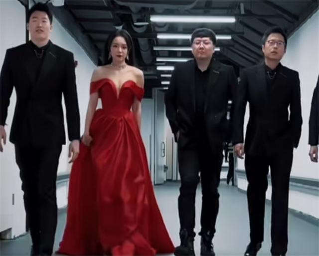 前LPL主持一哥任栋转投永劫，一声不吭，解说柯基却嘲LPL越来越烂了_腾讯新闻