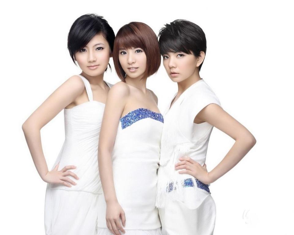 42岁的陈嘉桦重新出道事实证明she已经走上截然不同的三条路