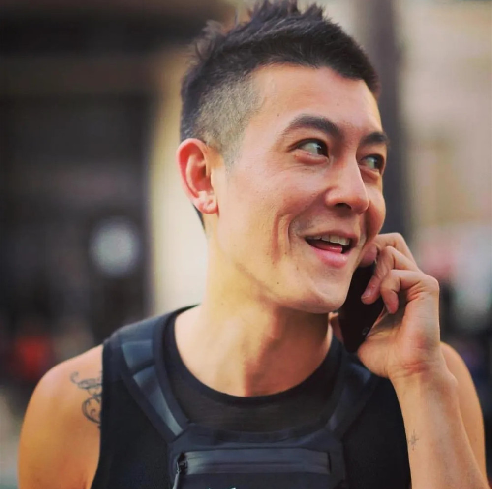 陈冠希被曝在日本打人!掌掴吐口水惊动警察,只因被叫错成陈奕迅插图4