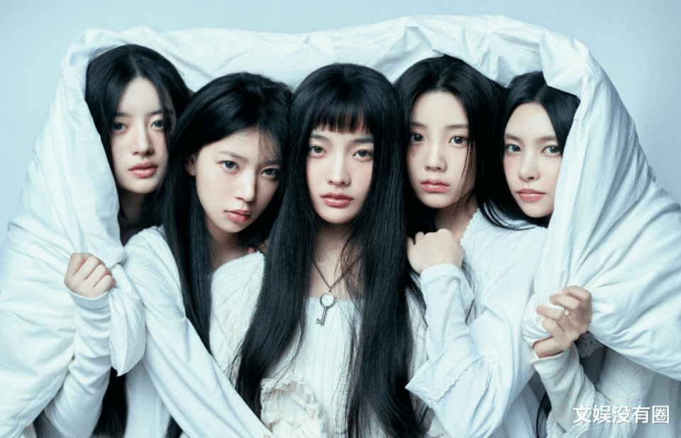 文娱没有圈获悉,illit是韩国hybe新推出的5人女团,由3名韩国成员卢玧