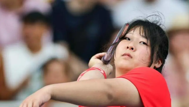 严子怡成现役女子标枪第一人 接班巩立姣“地位”？