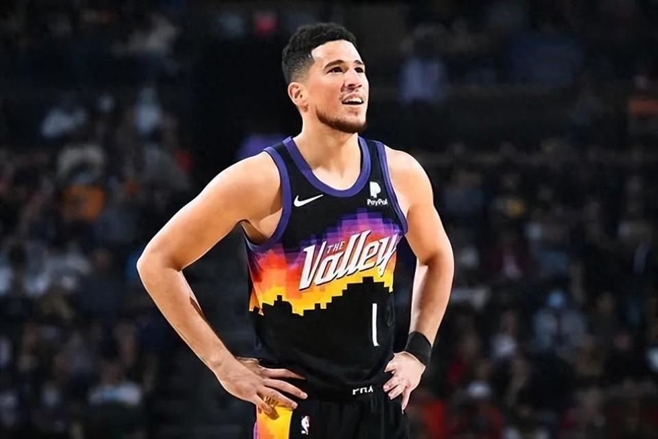 改打一号位的布克,走在哈登的道路上,是下一个控卫之神_腾讯新闻