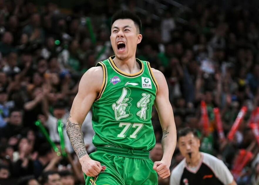 CBA最新消息！杜鋒成困難專業戶，上海兩外援恢復不達預期，遼媒曝張鎮麟轉會內幕 - 