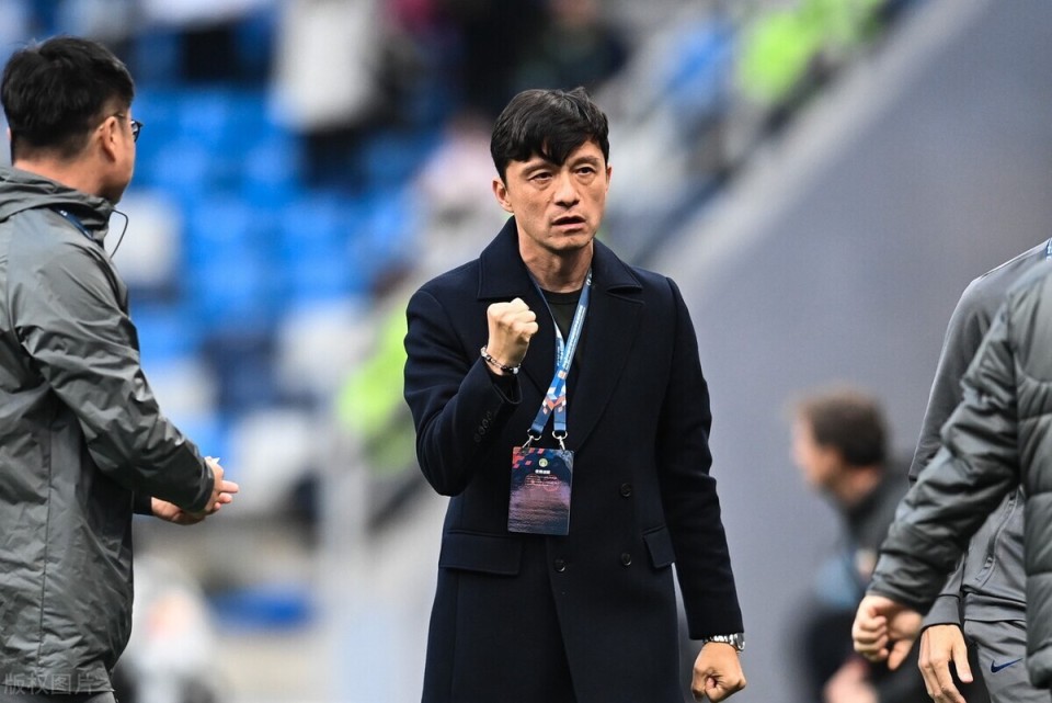 谢晖正式跟新东家签约!却不是去申花挑大梁,年薪已提前曝光_腾讯新闻