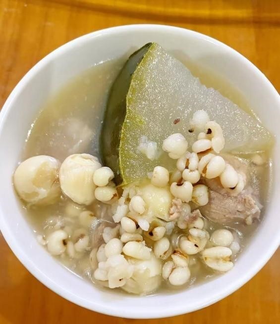 杭州梅雨季湿气侵扰健康，医生为安度黄梅天