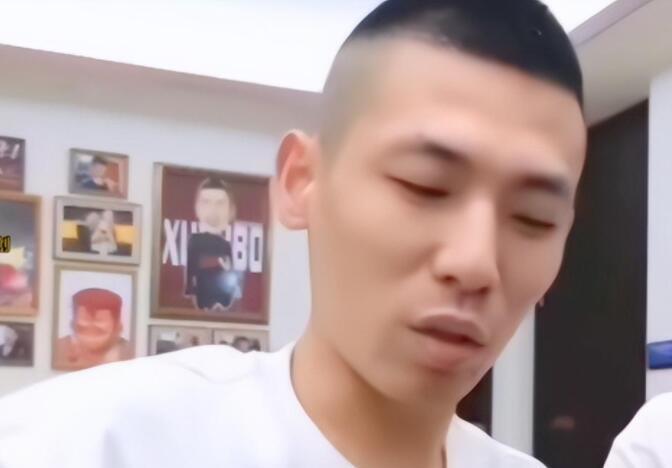 旭旭宝宝硬刚超管,直播时被警告,截图后直接找对方领导私聊