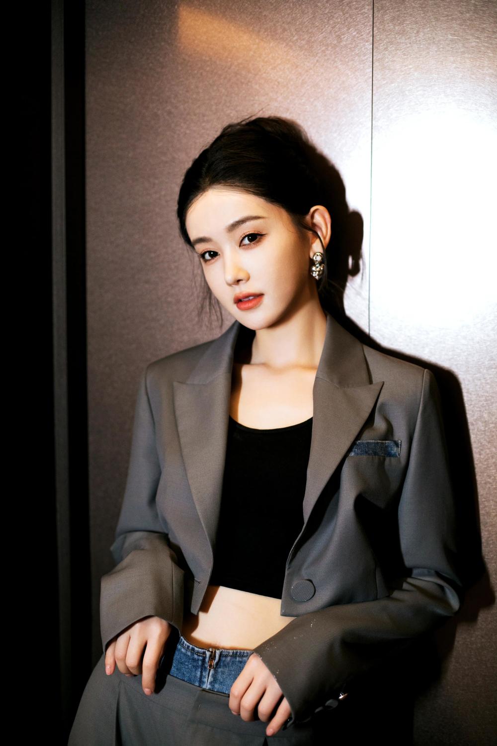 短剧女王李沐宸新剧开机身陷小叔执笔书写别样人生