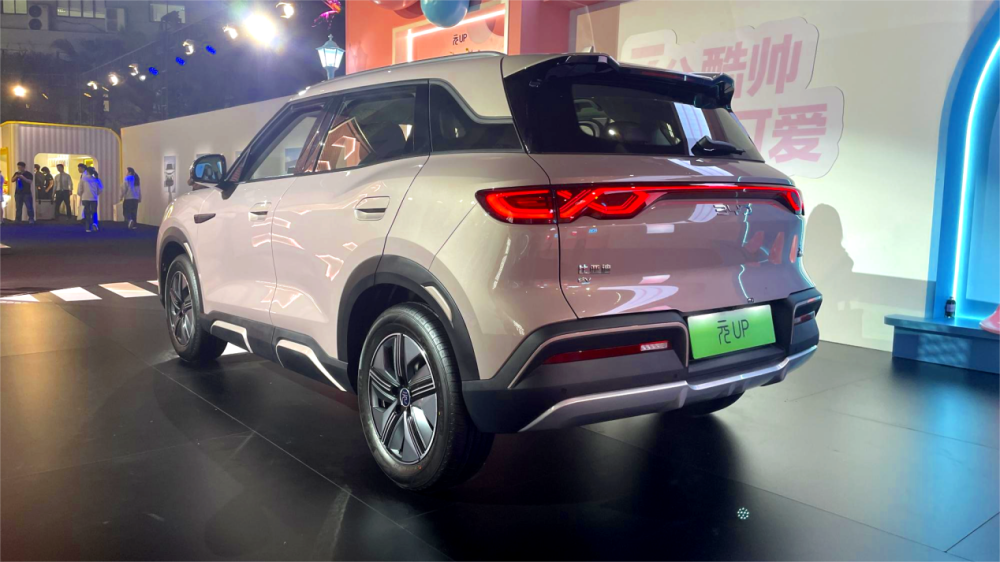 售价968万元1198万元城市代步新选择比亚迪元up上市