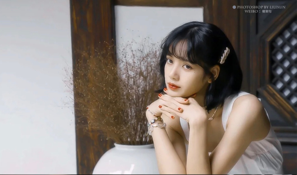 lisa近照曝光回归刘海造型却难掩黑历史无视争议终自食恶果