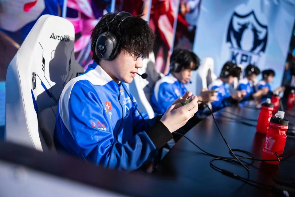 estar13不敌lgd3连败俯冲b组花海持续掉点坦然直呼太累