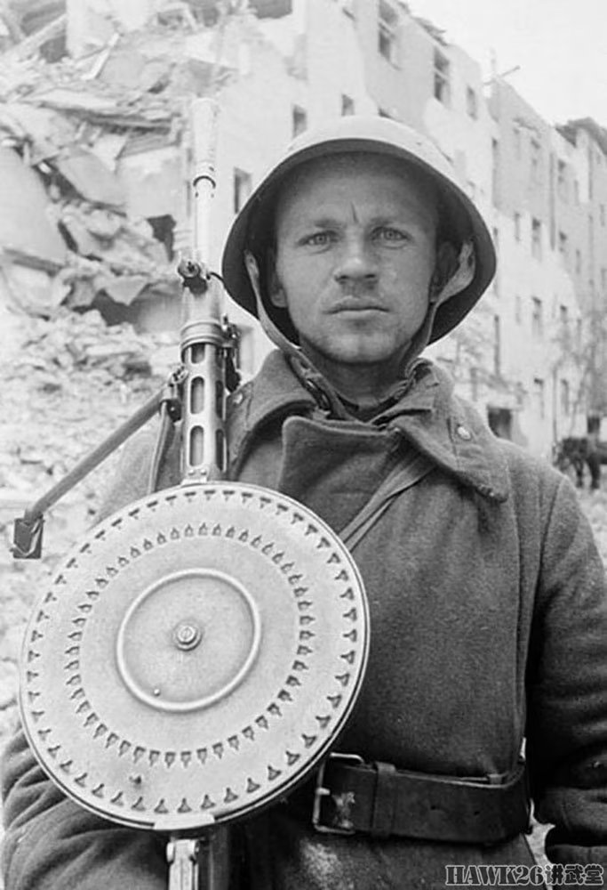 苏联士兵为何不喜欢dp-27轻机枪?