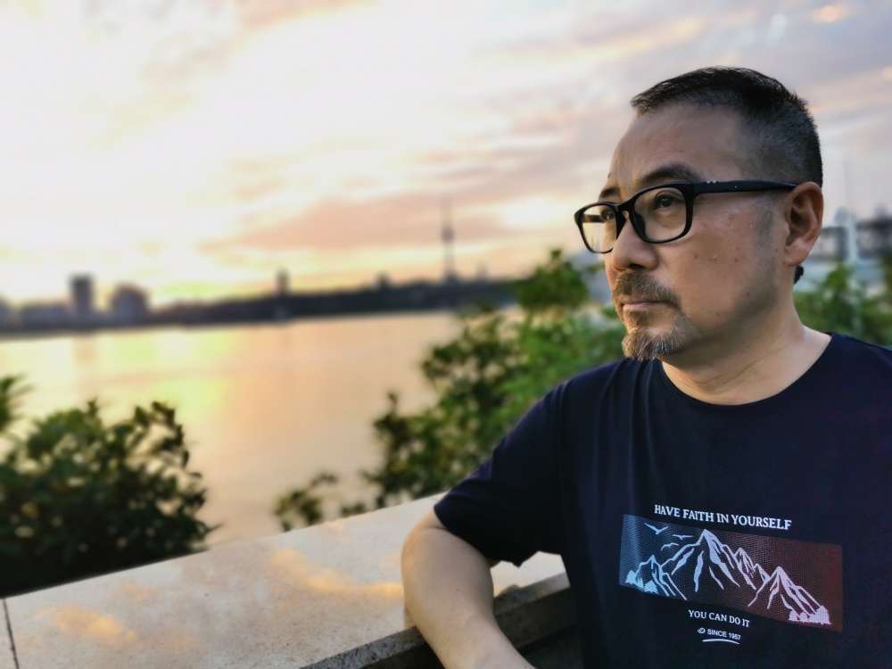 张执浩分享新诗集《咏春调》:人世越嘈杂,越要轻言细语_腾讯新闻