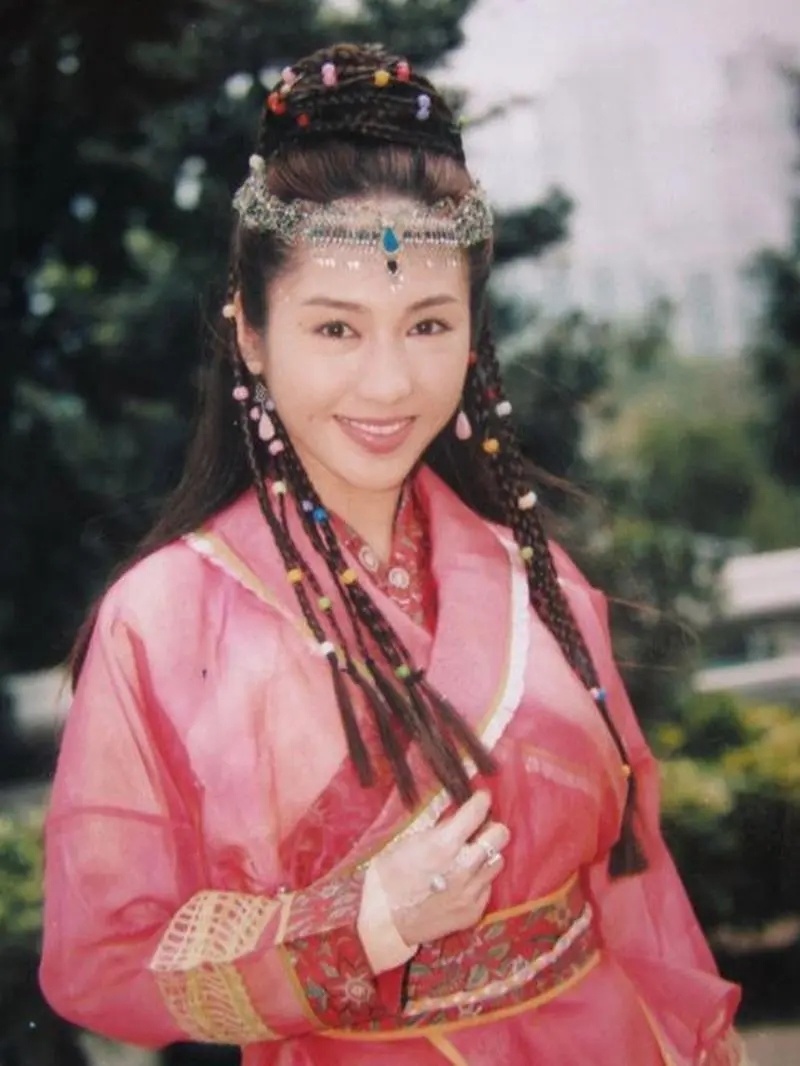 她曾饰演的"小结巴""周芷若""赵敏""侯佳·玉莹"等角色,给观众们留下