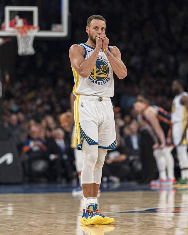 库里飙进8枚三分创下nba一项新纪录并率勇士拿近12场的第10胜