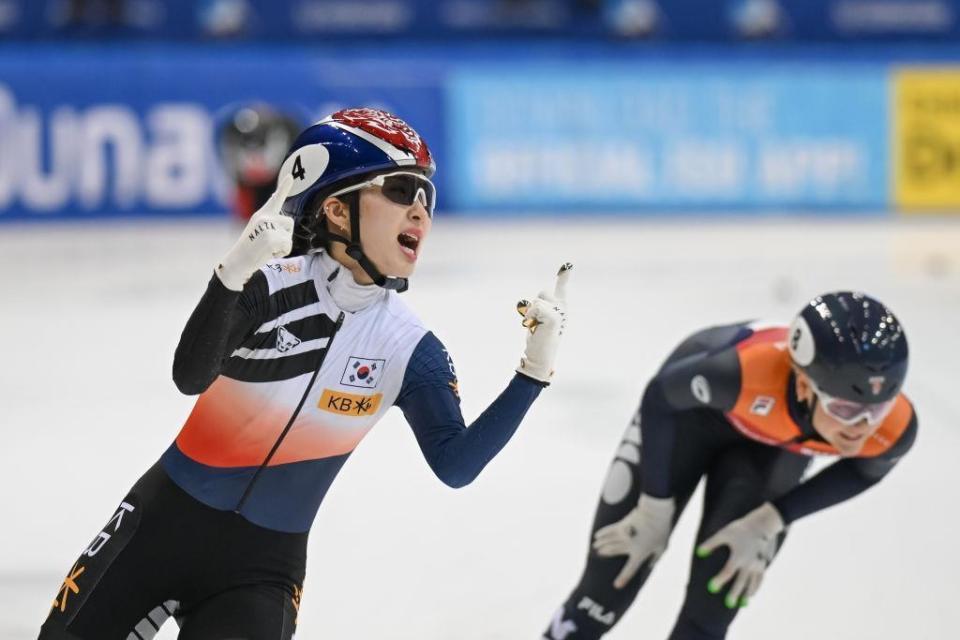 韩国再夺短道速滑世界杯第5站男女1千米双冠,距离总冠军一步之遥