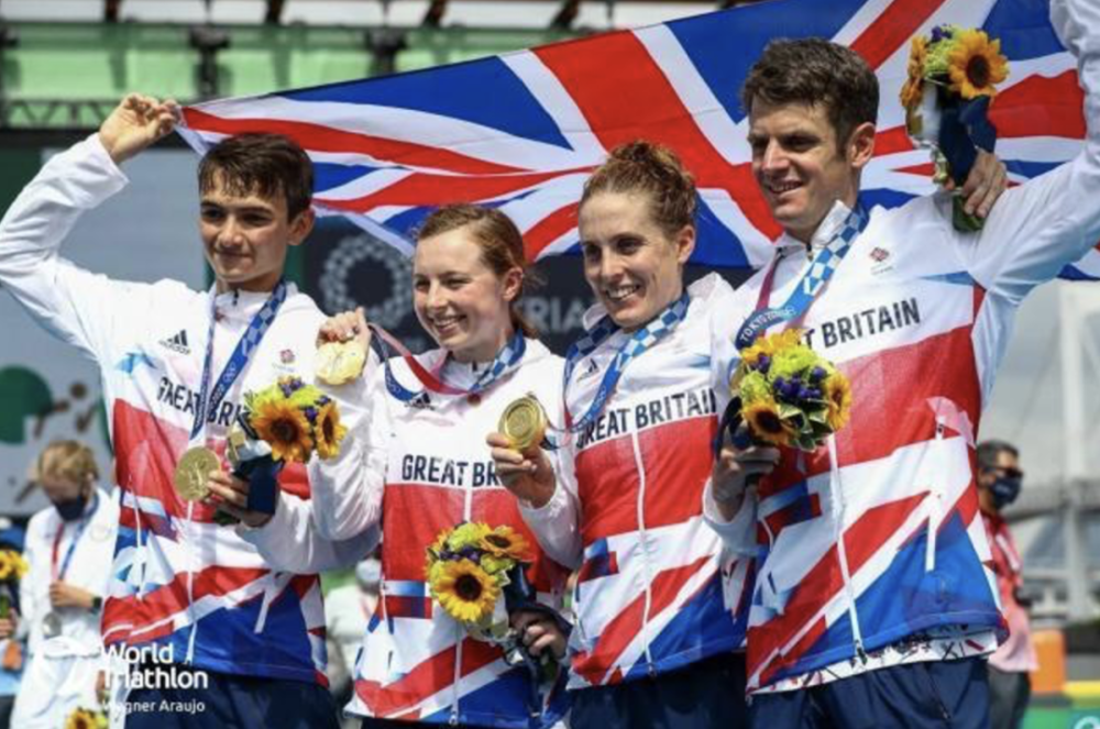 特别是在东京奥运会之后,为了激励奥运健将们在巴黎勇闯高峰,时任英国