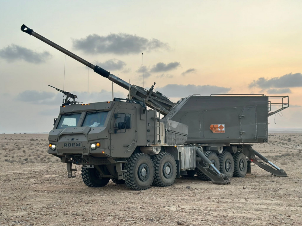 以色列陆军新型155毫米自行榴弹炮完成实战射击 最大射程达80公里