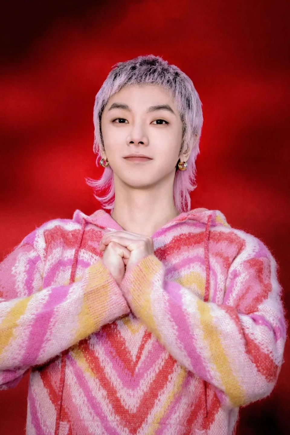 华晨宇演唱会造型,被指撞脸多位女星,蔡依林张馨予"躺枪"