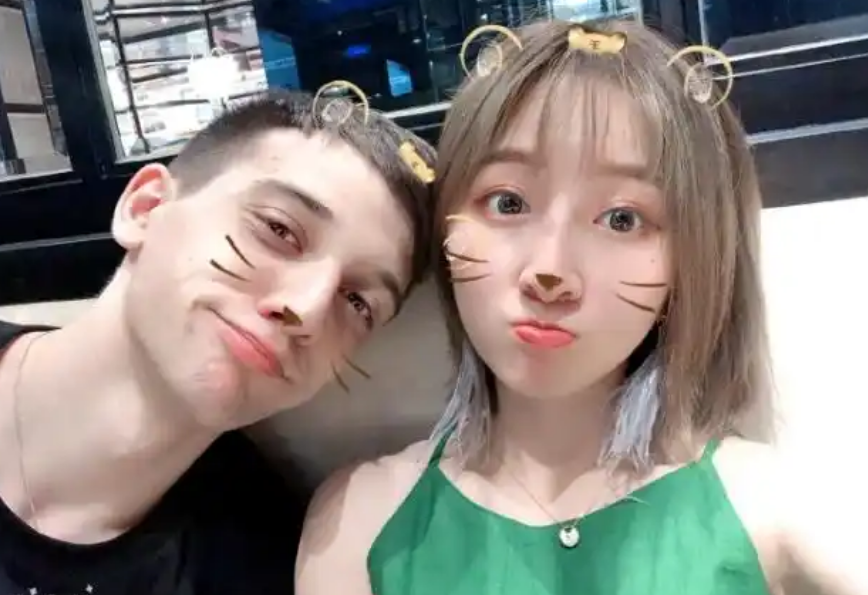 知名DOTA2选手官宣结婚，新娘是中国女主持，结束了多年的爱情长跑_腾讯新闻