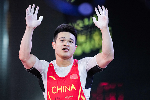 举重世界杯 | 石智勇克服伤病困扰 为了奥运梦想再搏一把