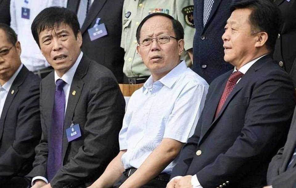 杨毅爆料:中国足协自成王国,体育总局也难掌控,陈戌源一度被架空!