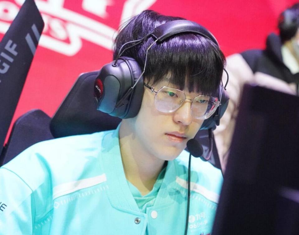 小奶油之后,scout也被官方处罚,赢下比赛全靠违规手段