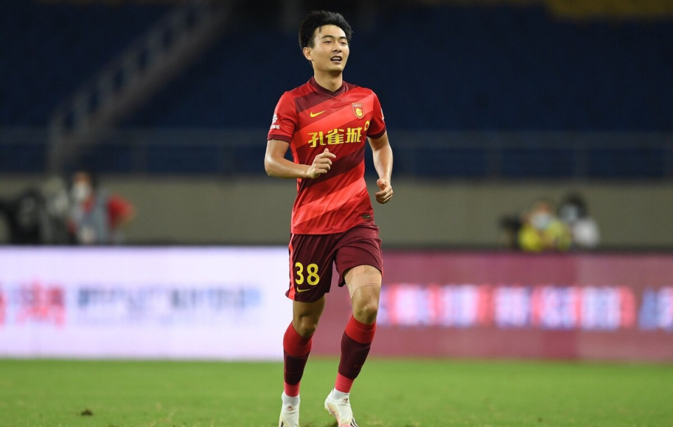 抢人成功,申花补强目标国字号前锋,单赛季6球 挤掉杨旭,已签6将_腾讯