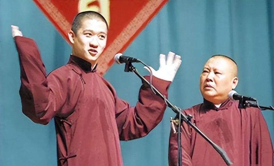 同一天开相声专场曹云金和德云社正面刚这次网友力挺曹云金
