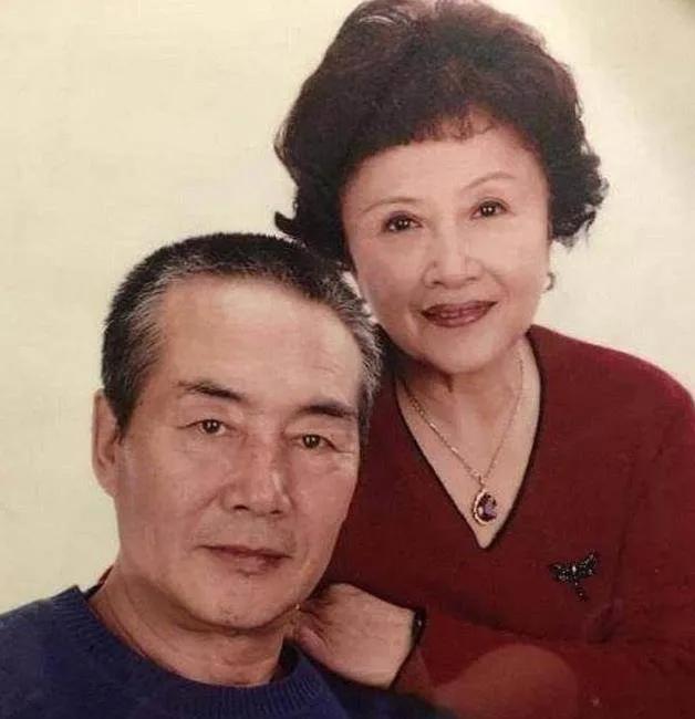 老戏骨杜雨露:晚年走红79岁肺癌病逝葬礼仅6人,妻子选择泪目