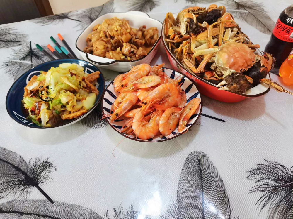 山东一女子晒结婚纪念日的大餐,在朋友圈火了,网友:趁早离了吧_腾讯